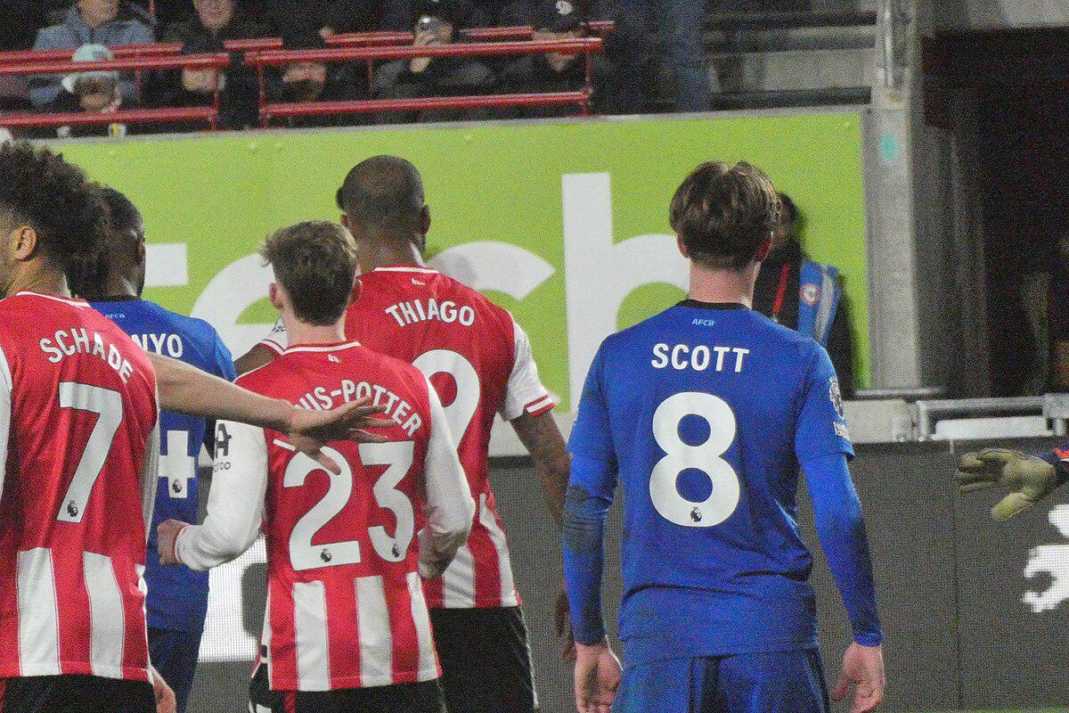 塞梅尼奥速度力量型踢球风格解析：英超赛场上的非洲猎豹